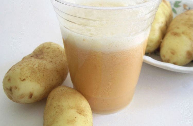 Для лечения панкреатита можно использовать картофельный сок.