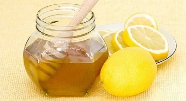 Для лечения сухого кашля используют также лимон или лимон с медом.