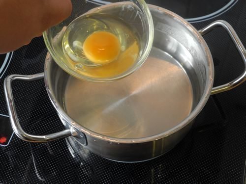 Яйцо, уксус и вода