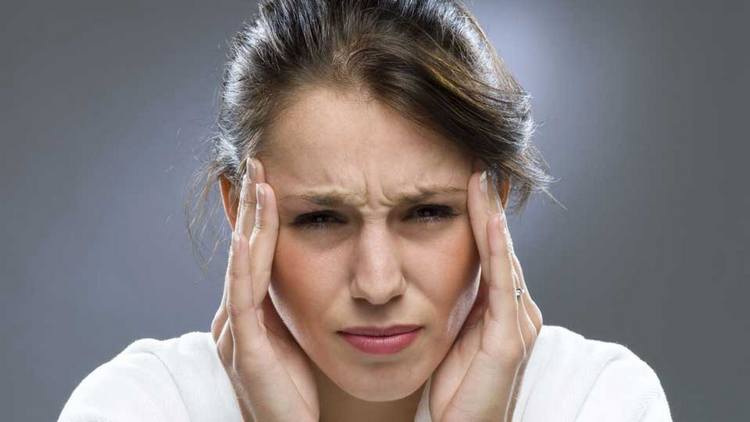 Поговорим о симптомах и лечении головной боли напряжения.