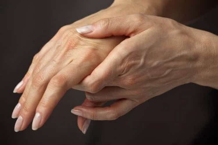 болят суставы пальцев рук причины и лечение
