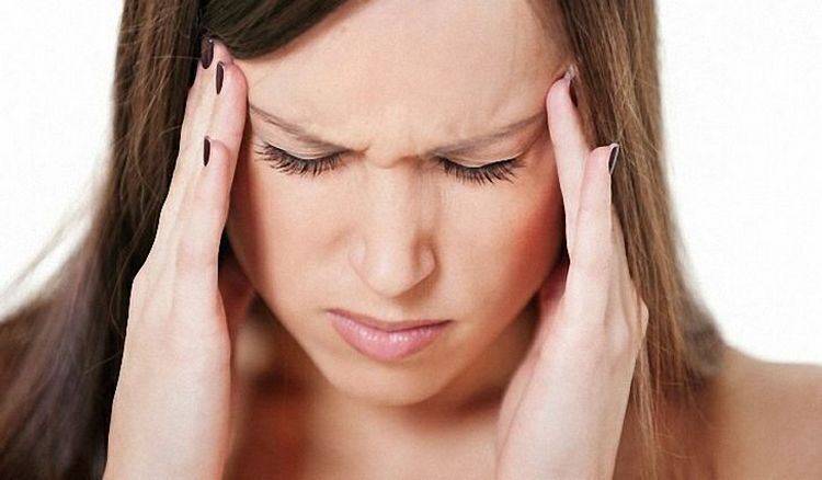 Настои ветреницы применяют при лечении головных болей.