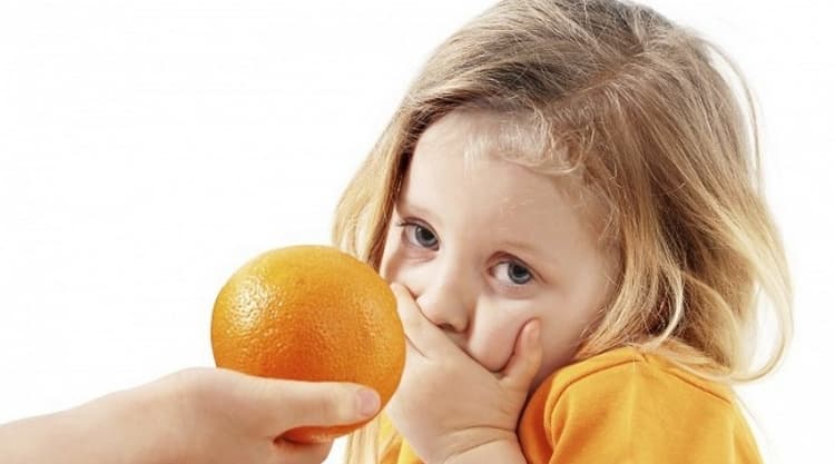 Пищевая аллергия особенно печально отображается на детях.
