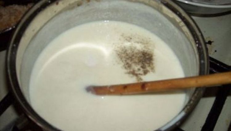 Для увеличения лактации можно заваривать на молоке семена укропа.