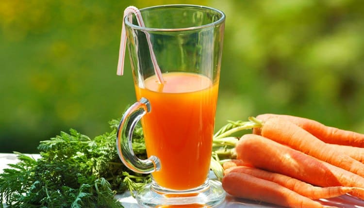 Вкусный и простой способ, как понизить тестостерон у женщин это употребление морковного сока.