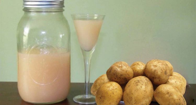 Если говорить о самых эффективных народных средствах для лечения атрофического гастрита, нельзя не упомянуть картофельный сок.