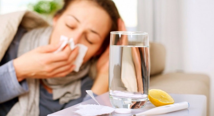 Спровоцировать хронический тонзиллит могут частые простуды, вирусные заболевания, инфекции, недолеченные до конца.
