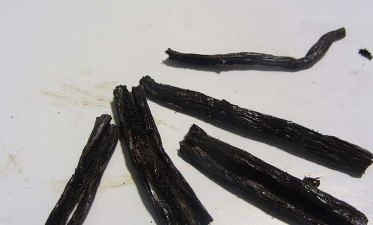 Польза ванили очень большая, если применять эфирное масло растения.