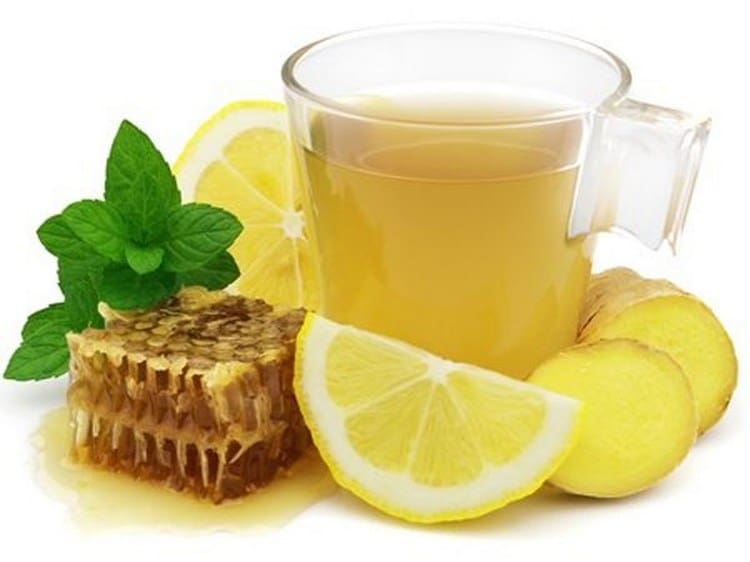 Имбирный чай с лимонным соком и медом помогает при похудении.