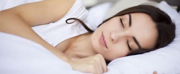 При проблемах со сном можно принимать мукуну жгучую